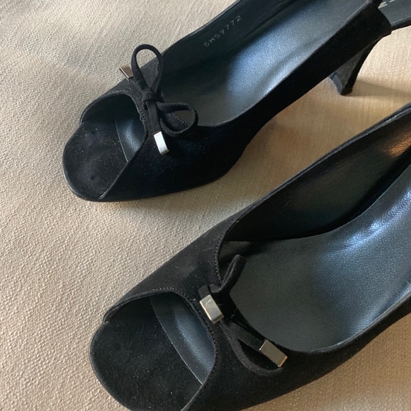 Stuart Weizman Lioness slingbacks - spotless! - Picture 3 of 9